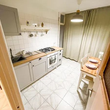 3 In Center Apartment *